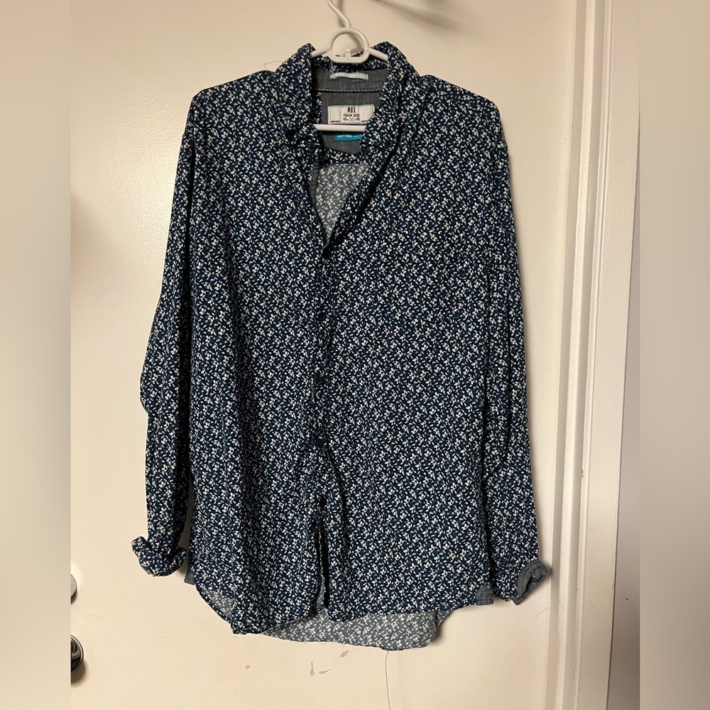 Blue and white long sleeve collared shirt, size large for men.